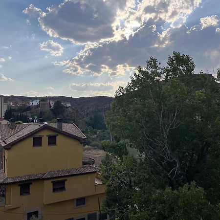 Hostal Restaurante El Cazador Nuévalos Екстериор снимка