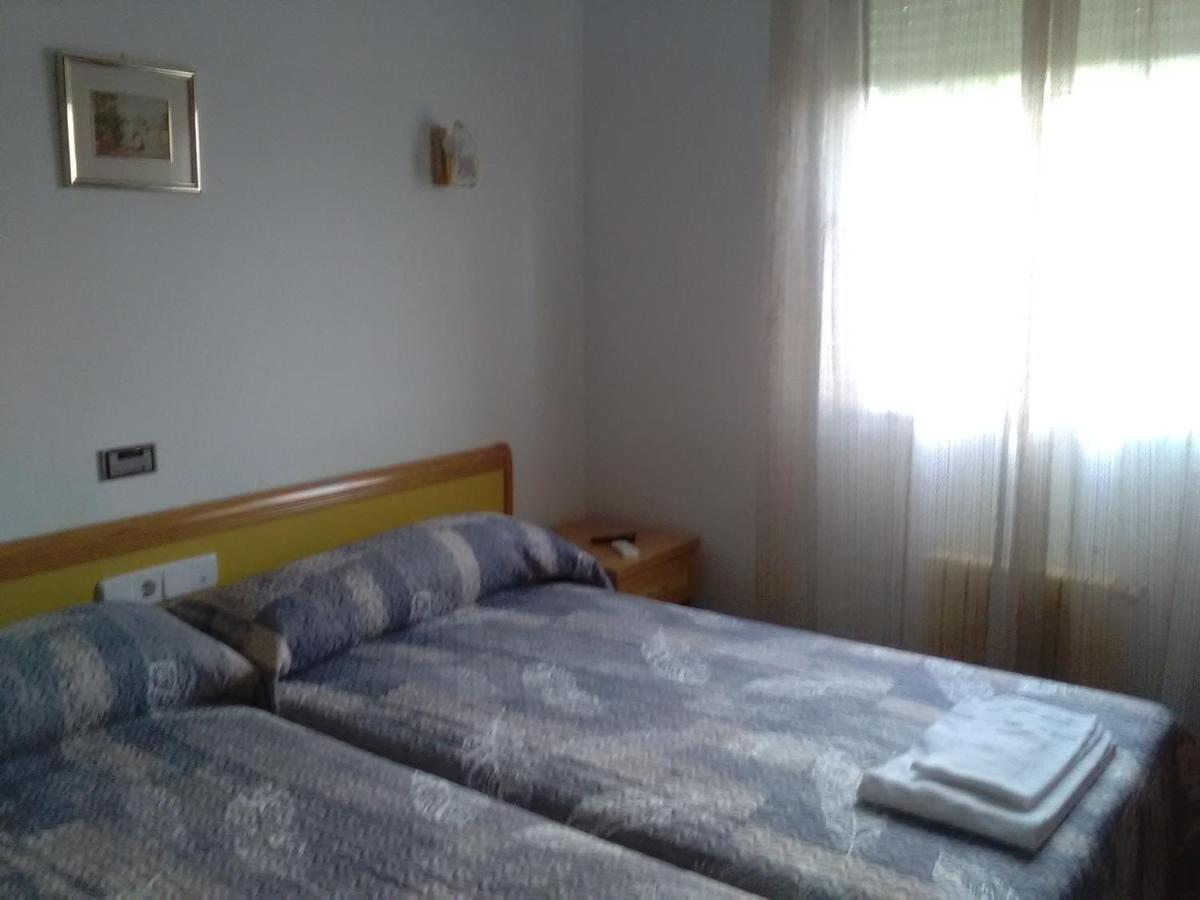Hostal Restaurante El Cazador Nuévalos Екстериор снимка