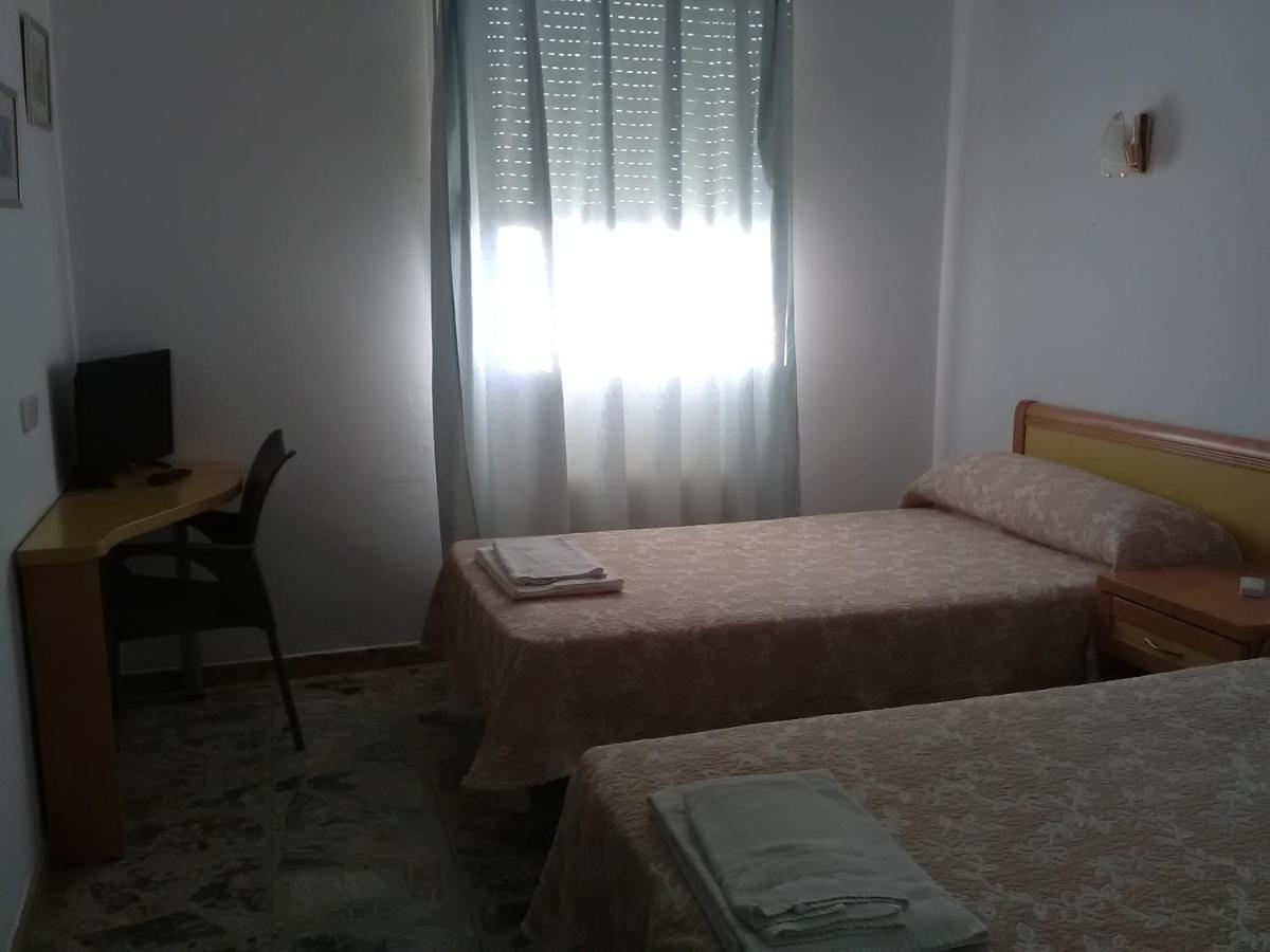 Hostal Restaurante El Cazador Nuévalos Екстериор снимка