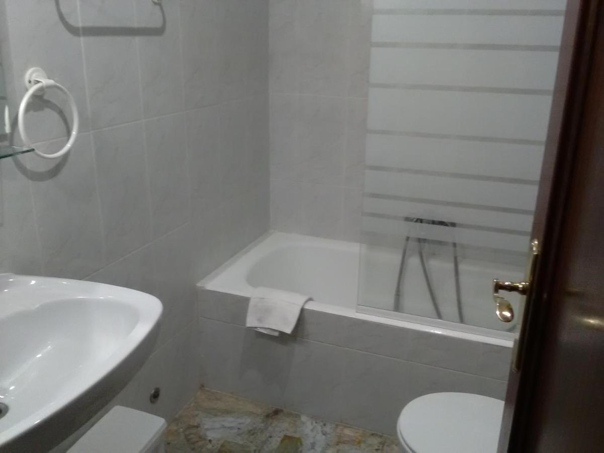 Hostal Restaurante El Cazador Nuévalos Екстериор снимка