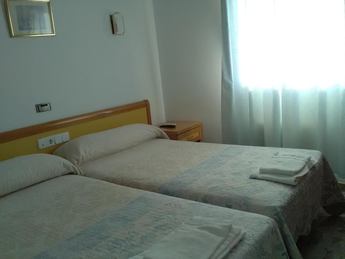 Hostal Restaurante El Cazador Nuévalos Екстериор снимка