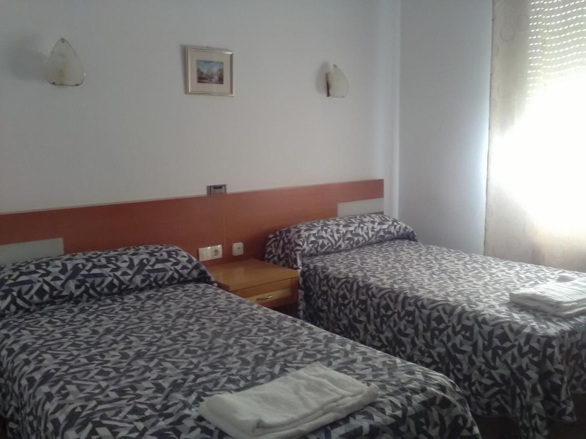 Hostal Restaurante El Cazador Nuévalos Екстериор снимка