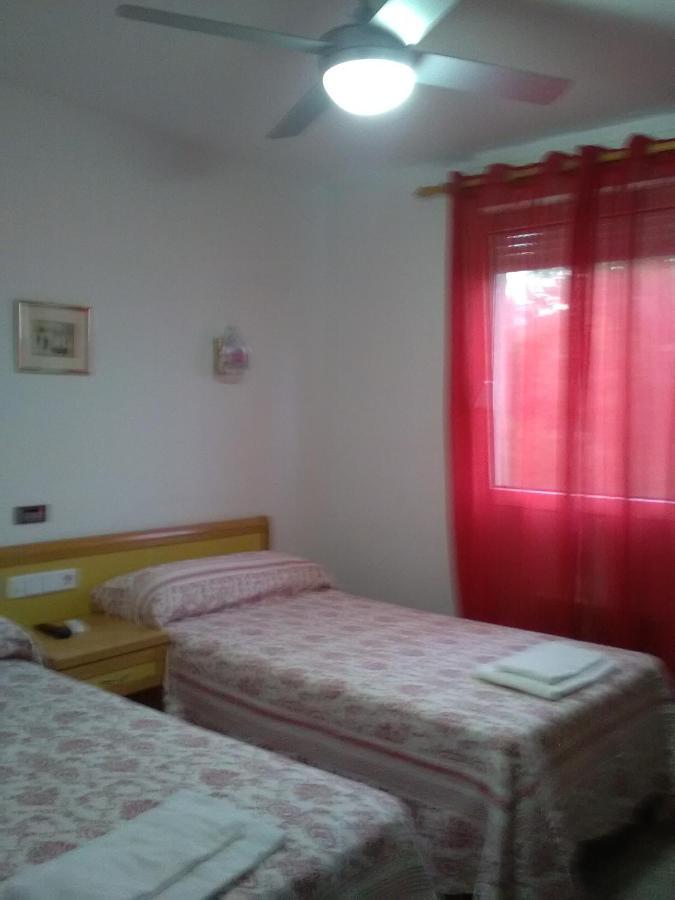 Hostal Restaurante El Cazador Nuévalos Екстериор снимка