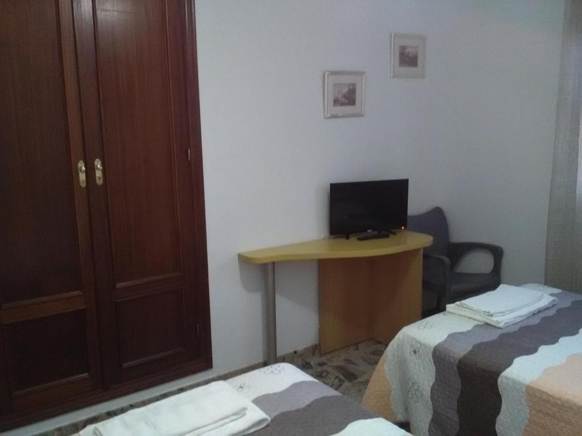 Hostal Restaurante El Cazador Nuévalos Екстериор снимка