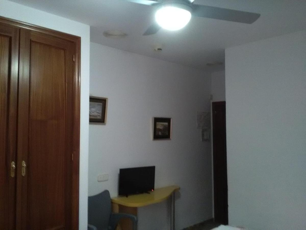 Hostal Restaurante El Cazador Nuévalos Екстериор снимка