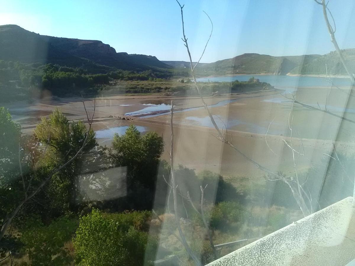 Hostal Restaurante El Cazador Nuévalos Екстериор снимка