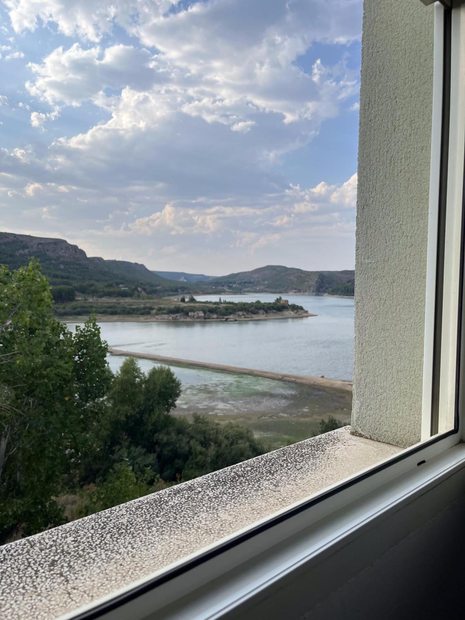 Hostal Restaurante El Cazador Nuévalos Екстериор снимка
