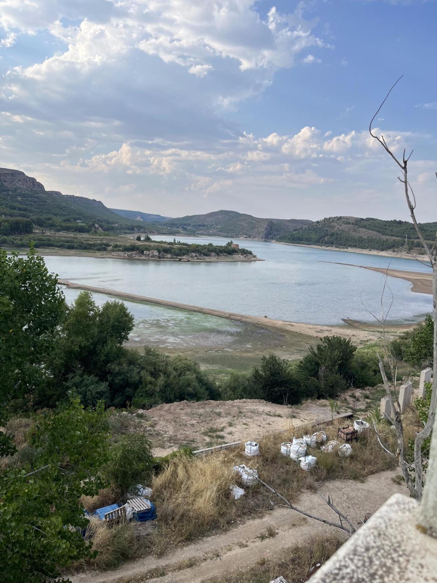 Hostal Restaurante El Cazador Nuévalos Екстериор снимка